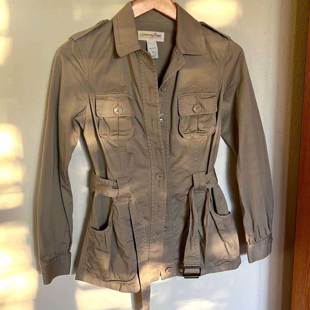 Very cute tan London Jean coat!